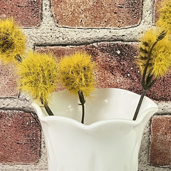 Vintage Milk Glass Bud Vase White Ruffled Fire King Interior Decor Home Accent - Picture 10 of 16